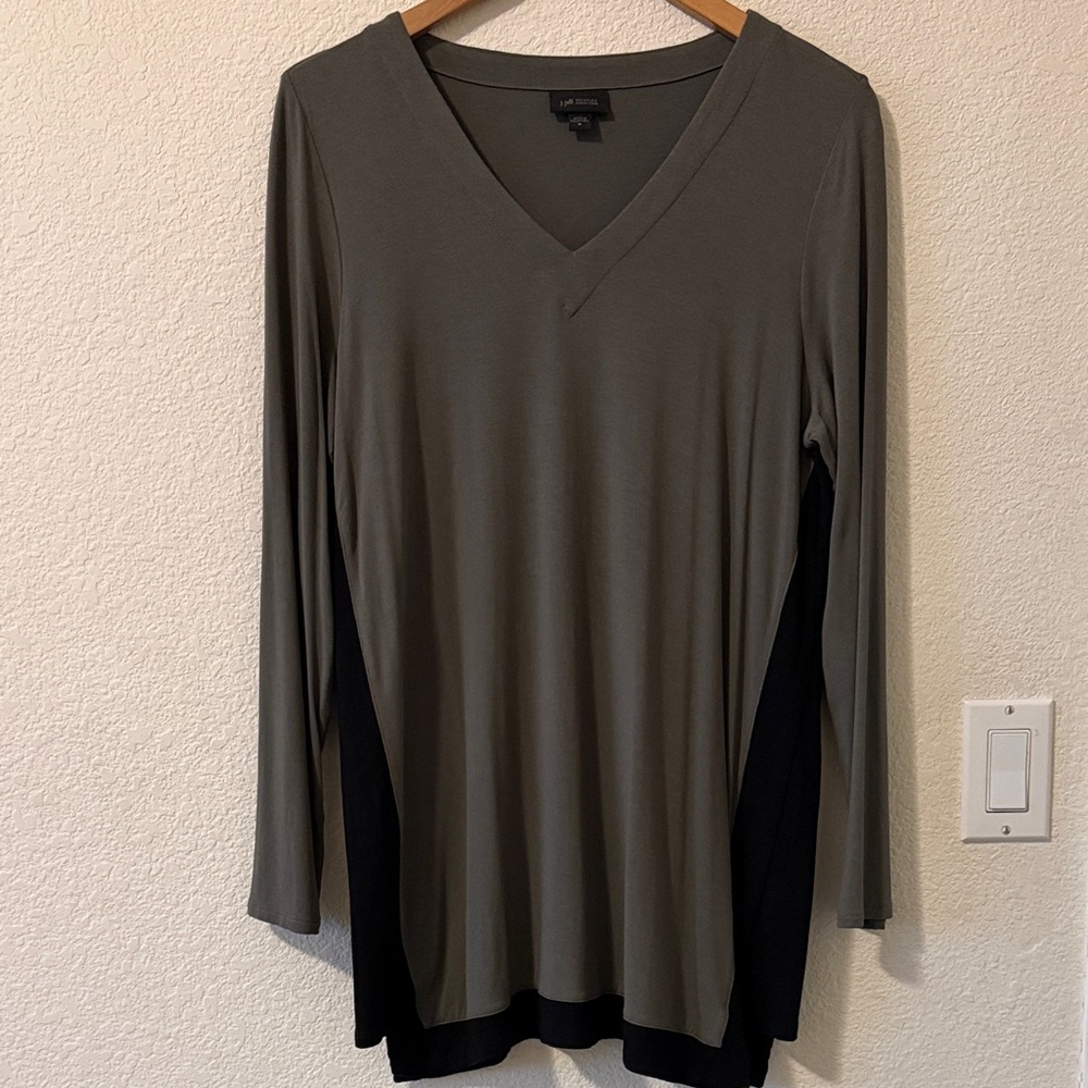 NWOT J. Jill Wearever Collection V-Neck Colorblock Tunic, olive/black, Medium